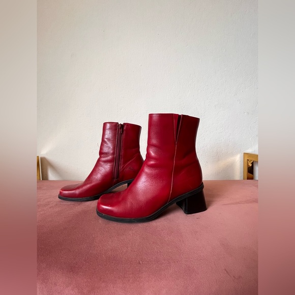 Naturalizer Red Booties - Picture 4 of 4